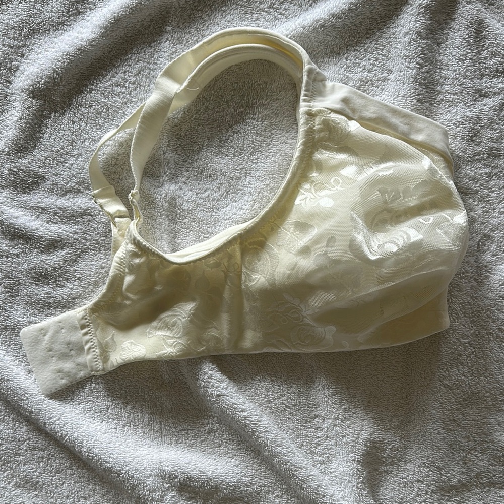 Seamless Floral Jacquard Comfort Bra - Cream
